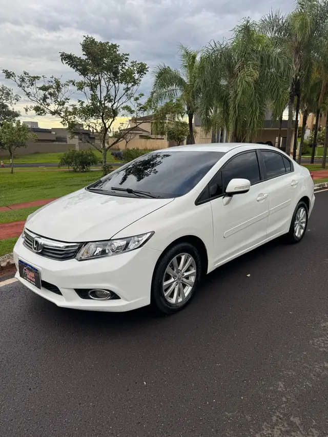 Carro Honda Civic 2014 New  LXR 2.0 i-VTEC (Aut) (Flex)