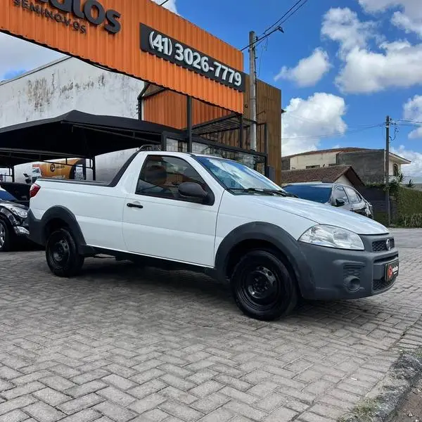 Carro Fiat Strada 2015 Adv.1.8 16V Dualogic Flex CD