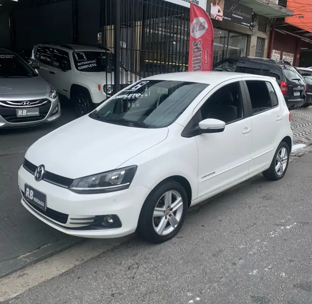 Carro Volkswagen Fox 2016 1.6 MSI Comfortline (Flex)