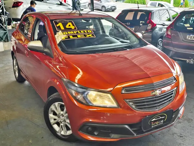 Carro Chevrolet Onix 2014 1.0 Loolapalooza SPE/4