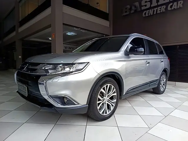 Carro Mitsubishi Outlander 2018 2.2 DI-D Mid 4WD