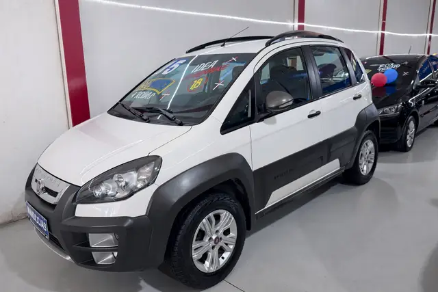 Carro Fiat Idea 2015 Adventure 1.8 16V E.TorQ (Flex)