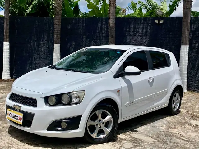 Carro Chevrolet Sonic 2014 Hatch LT 1.6