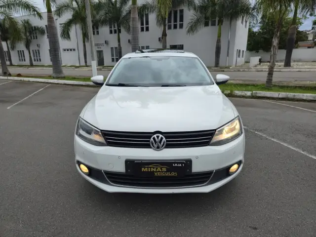 Carro Volkswagen Jetta 2013 2.0 TSI Highline DSG