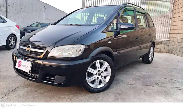 Carro Chevrolet Zafira 2011 Comfort 2.0 (Flex)