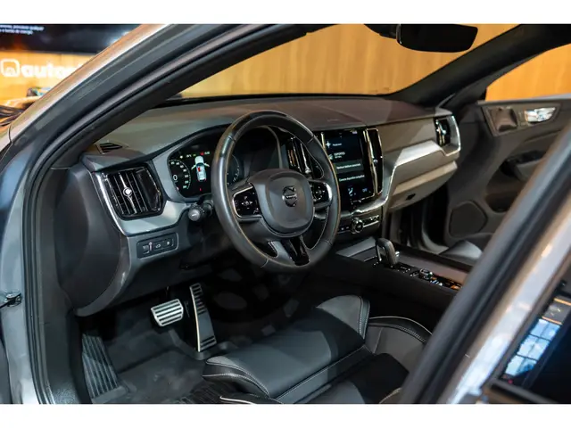 Carro Volvo XC60 2021 R-Design T8 2.0