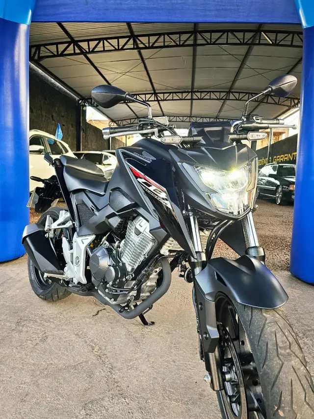 Moto Honda CB 300F Twister 2025 (CBS)