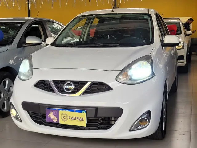 Carro Nissan March 2017 1.6 16V SV (Flex)