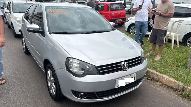 Carro Volkswagen Polo Sedan 2013 Comfortline 1.6 8V (Flex)