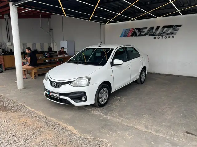 Carro Toyota Etios Sedan 2018 XS 1.5 (Aut) (Flex)