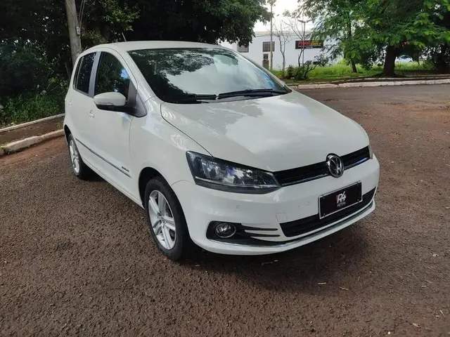 Carro Volkswagen Fox 2016 1.6 16v MSI Highline (Flex)