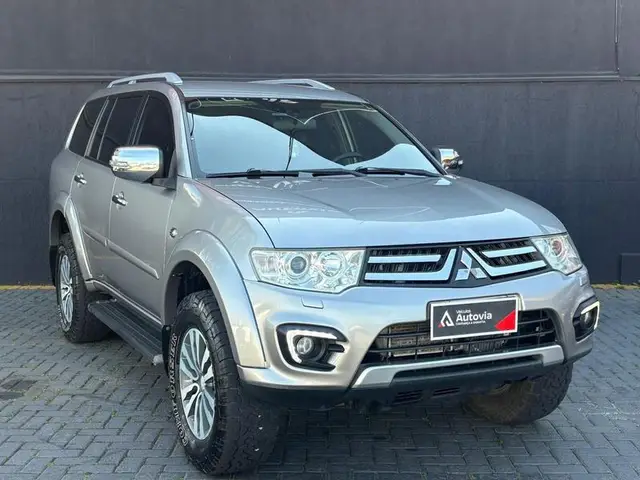Carro Mitsubishi Pajero 2017 3.2 DI-D HPE 4WD (Aut)
