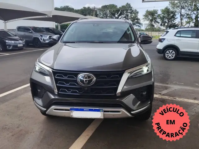 Carro Toyota SW4 2023 SRX 2.8 turbodiesel 5L 4x4 (Aut)