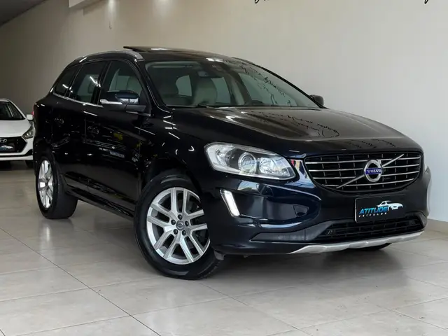 Carro Volvo XC60 2017 2.4 D5 Momentum 4WD
