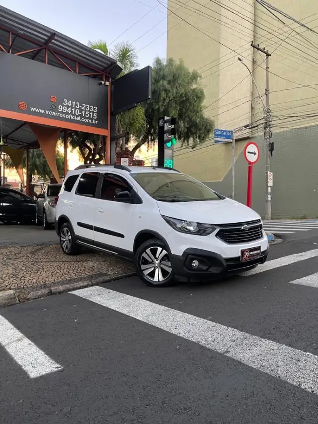 Carro Chevrolet Spin 2022 Activ 5 1.8 (Flex) (Aut)