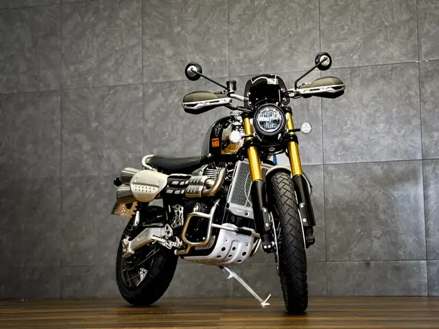 Moto Triumph Scrambler 1200 2023 XE Chrome Edition