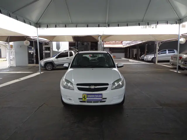 Carro Chevrolet Celta 2013 LT 1.0 (Flex)