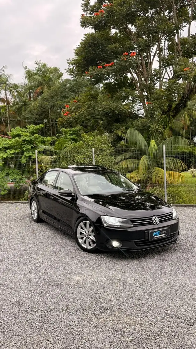 Carro Volkswagen Jetta 2013 2.0 Comfortline (Flex)