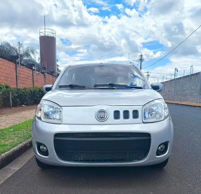 Carro Fiat Uno 2011 Attractive 1.4 8V (Flex) 4p