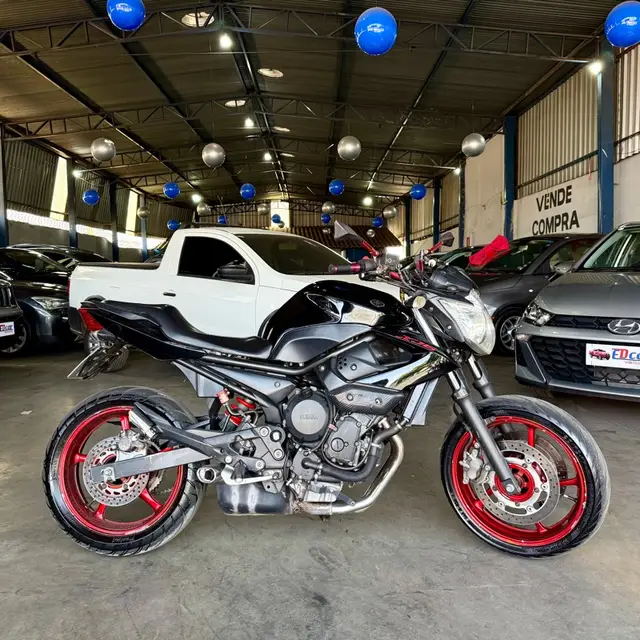 Moto Yamaha XJ6 N 2011 XJ6 N 600