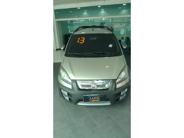 Carro Fiat Idea 2014 Adventure 1.8 16V E.TorQ (Flex)