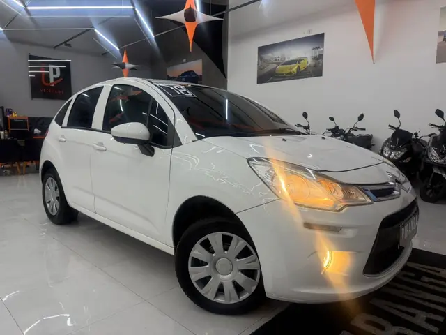 Carro Citroën C3 2018 Attraction 1.2 12V (Flex)