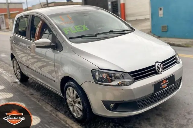 Carro Volkswagen Fox 2011 1.6 8V (Flex)