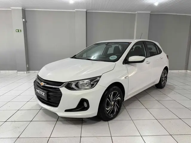 Carro Chevrolet Onix Plus 2024 LT 1.0