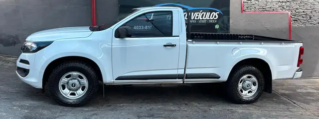 Carro Chevrolet S10 Cabine Simples 2017 S10 2.8 CTDi Cabine Simples LS 4WD