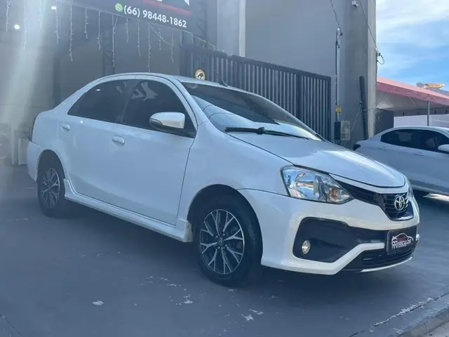 Carro Toyota Etios 2018 Platinum 1.5 (Aut) (Flex)