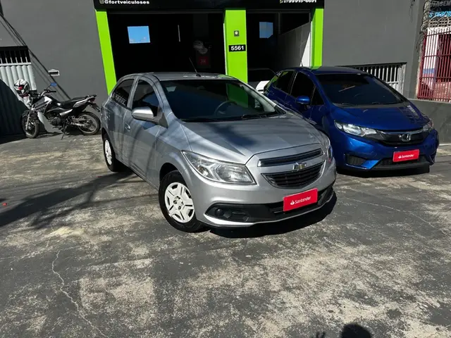 Carro Chevrolet Onix 2013 1.0 LT SPE/4