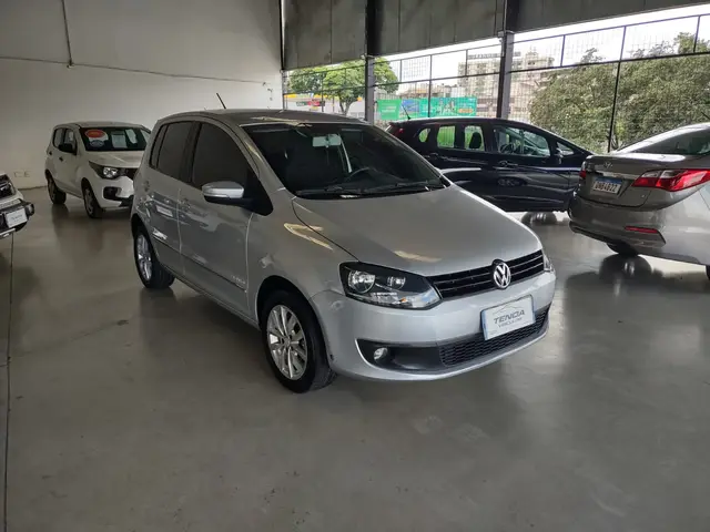 Carro Volkswagen Fox 2014 1.6 VHT Highline (Flex)