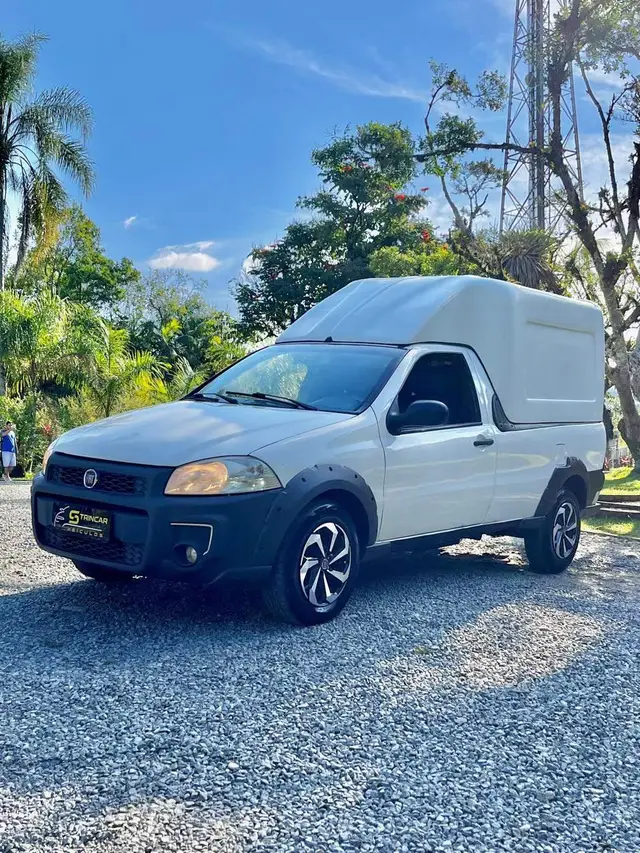 Carro Fiat Strada 2011 Trekking 1.4 (Flex)