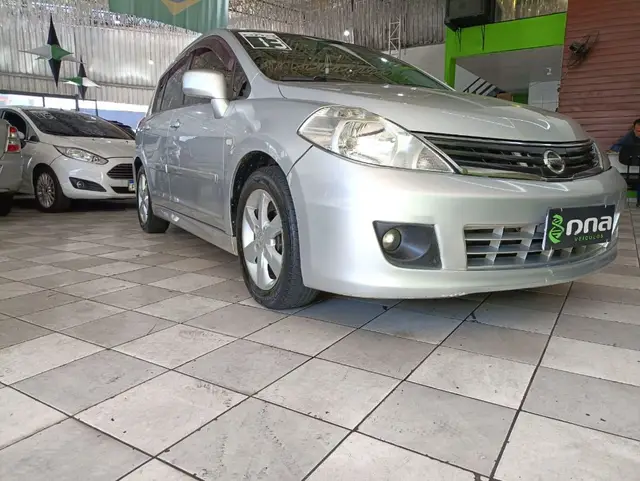 Carro Nissan Tiida 2013 SL 1.8 (flex) (aut)