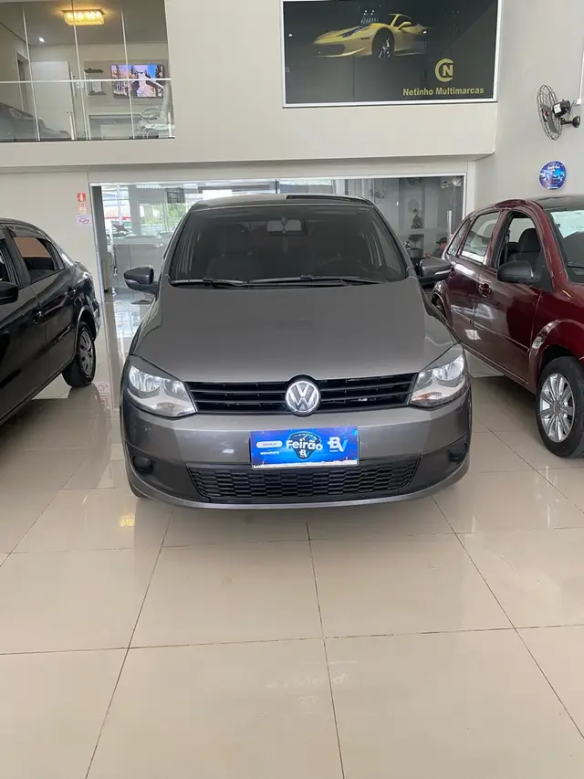 Carro Volkswagen Fox 2013 1.0 TEC (Flex) 4p