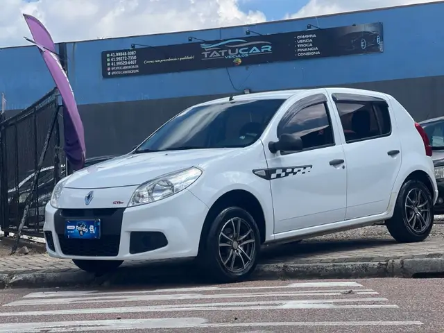 Carro Renault Sandero 2013 Authentique 1.0 16V (flex)