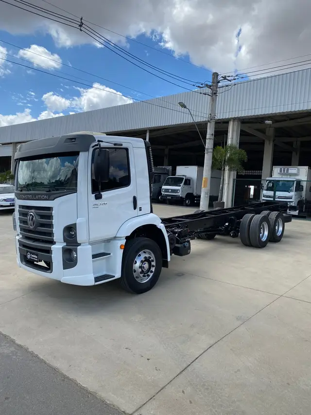 Caminhão Volkswagen 26.320 2023 Constellation 6x2 (E6)