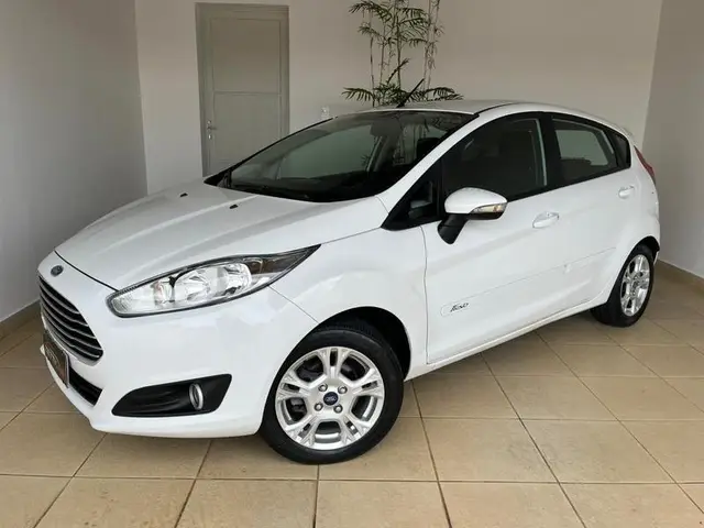 Carro Ford Fiesta Hatch 2015 SE 1.6 8V Flex 5p
