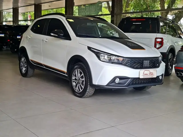 Carro Fiat Argo 2023 Trekking 1.3 (Aut.)