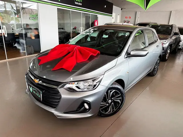 Carro Chevrolet Onix Plus 2025 LT 1.0