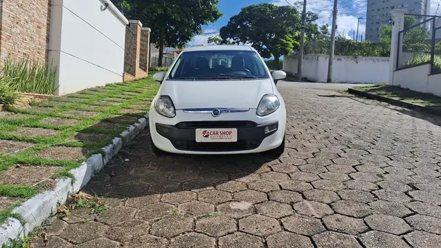 Carro Fiat Punto 2013 Attractive 1.4 (Flex)