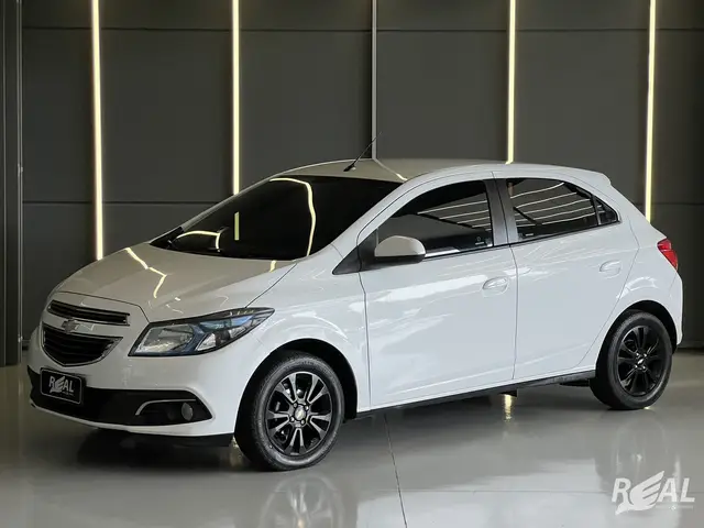 Carro Chevrolet Onix 2014 1.4 LTZ SPE/4 (Aut)