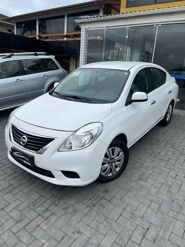 Carro Nissan Versa 2014 1.6 16V SV (Flex)