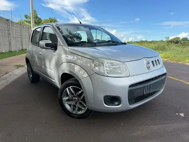 Carro Fiat Uno 2015 Vivace Italia 1.0 8V (Flex) 4p