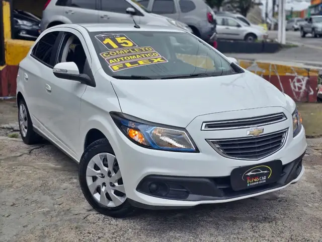 Carro Chevrolet Onix 2015 1.4 LT SPE/4 (Aut)