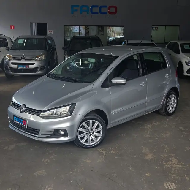 Carro Volkswagen Fox 2015 Comfortline 1.6 MSI (Flex)