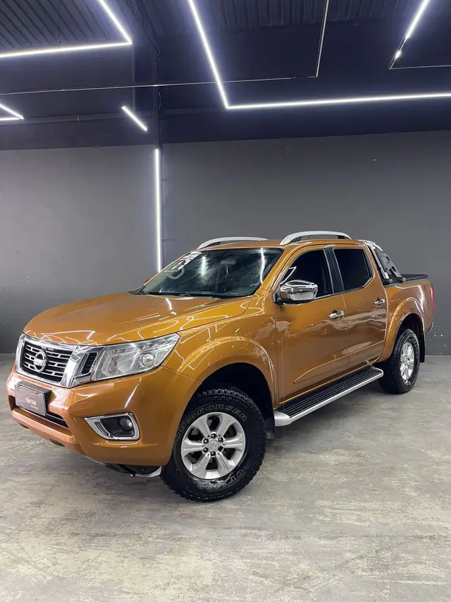 Carro Nissan Frontier 2017 2.3 TD CD LE 4x4 (Aut)