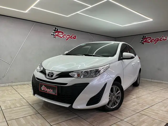 Carro Toyota Yaris 2021 1.5 XL Plus Connect CVT (Flex)
