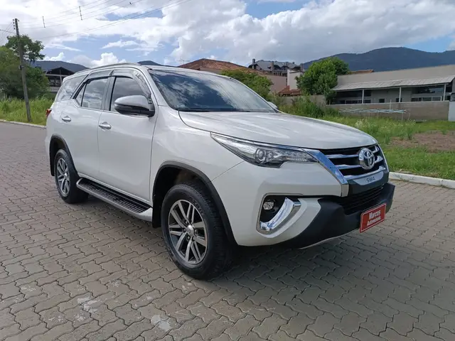 Carro Toyota SW4 2019 2.8 TDI SRX 7L 4x4 (Aut) (Diesel)