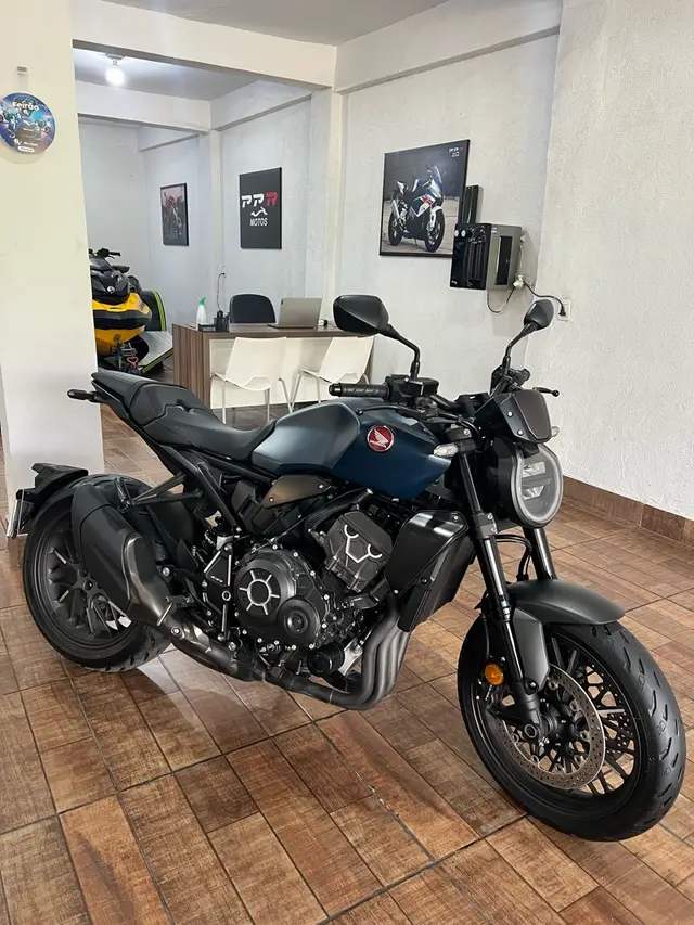 Moto Honda CB 1000R 2024 Black Edition